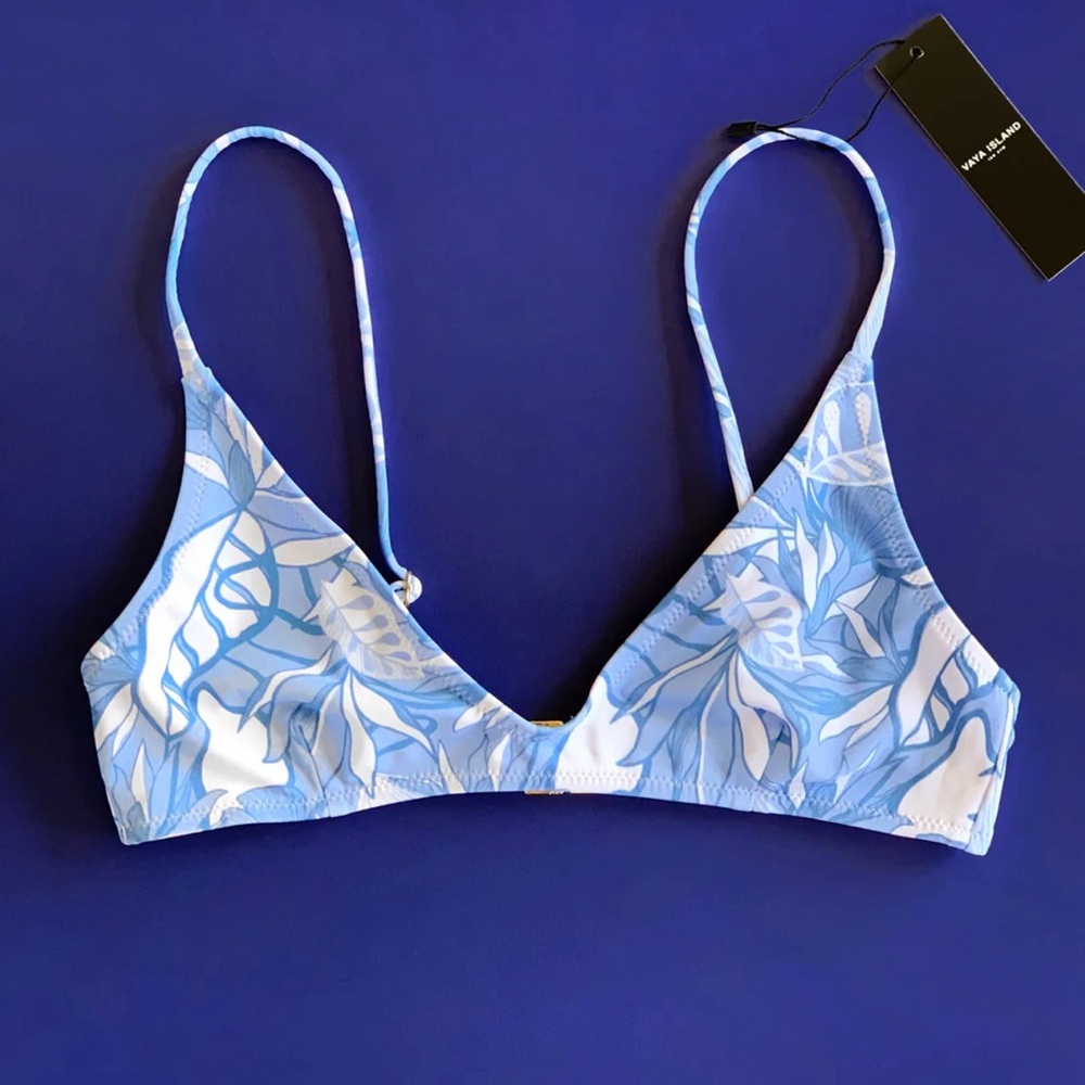 NWT Vaya Island bikini top